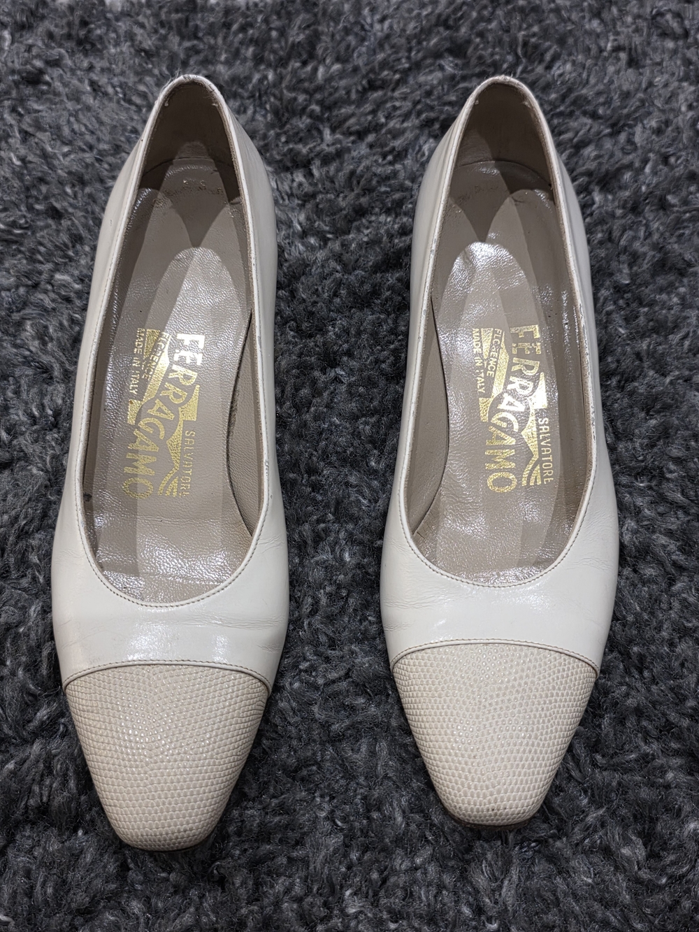 Salvatore Ferragamo Women's Cream Leather Cap-Toe Pumps Size 5B